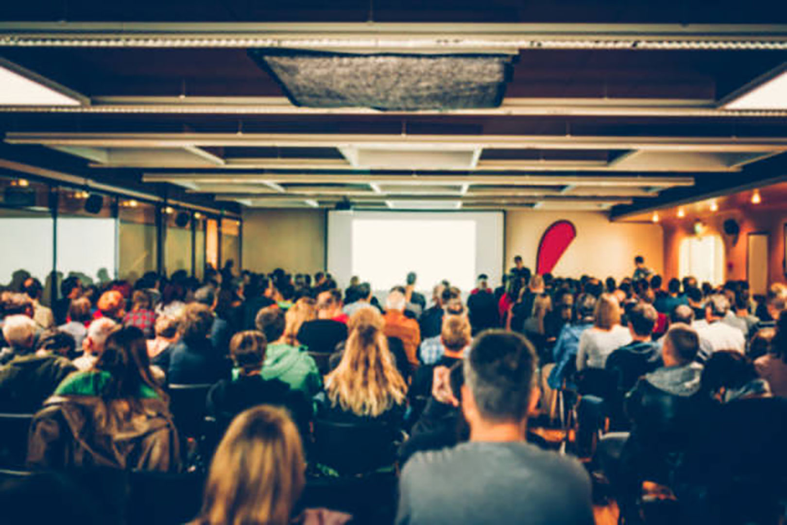 How to find a conference room in Namur for more than 100 people?