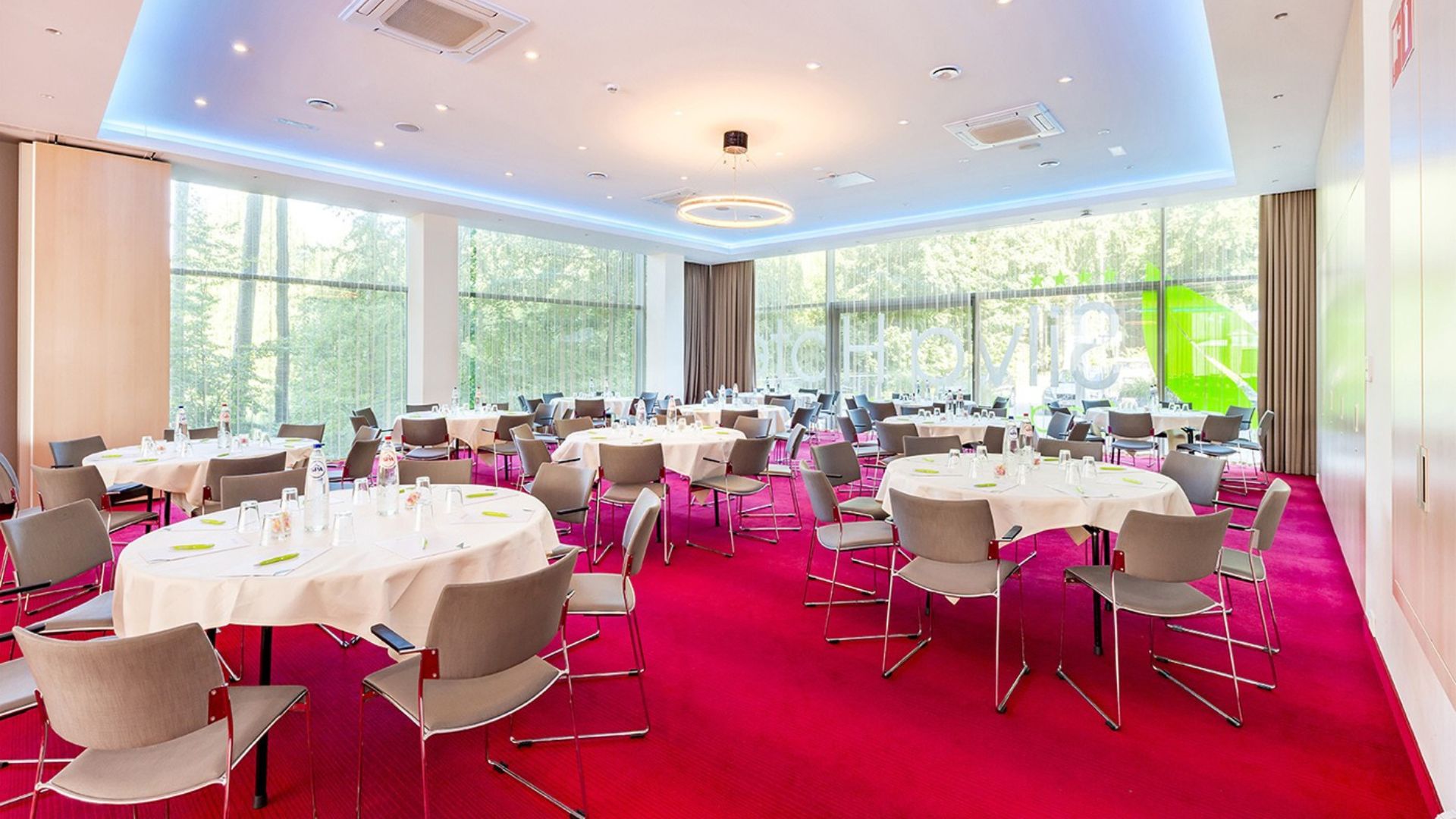 Looking for a conference room in Spa ? Find your meeting room with Find Your Place!