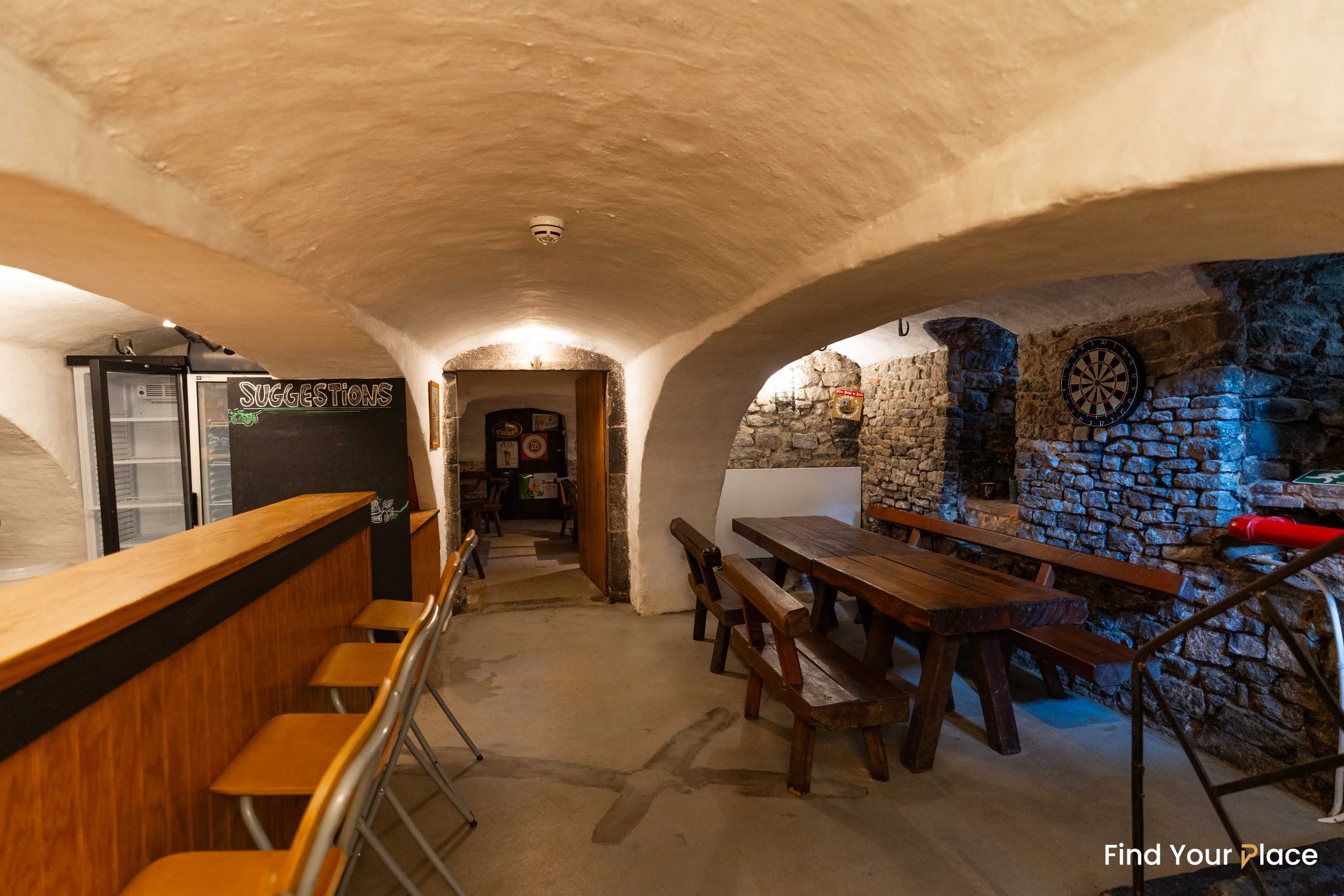 Les Caves